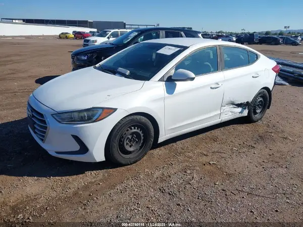 5NPD74LF4HH151894 2017 HYUNDAI ELANTRA - Image 2