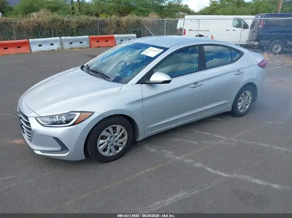 5NPD74LF4HH152883 2017 HYUNDAI ELANTRA - Image 2