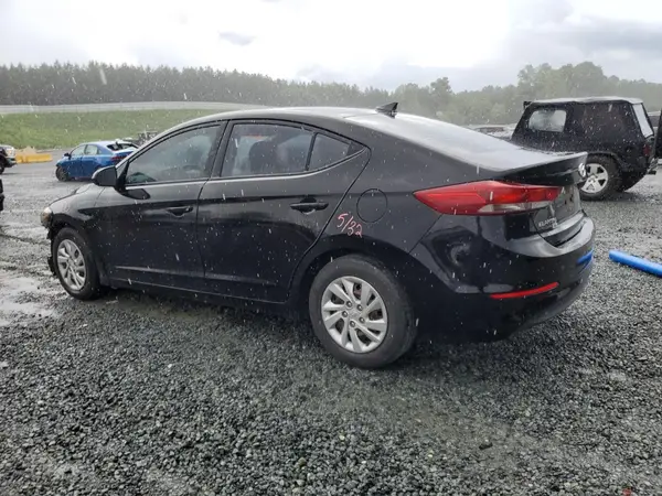 5NPD74LF4HH154617 2017 HYUNDAI ELANTRA - Image 2