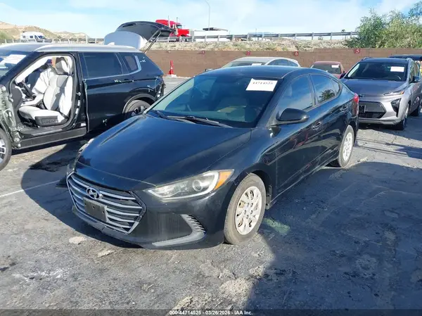 5NPD74LF4HH154634 2017 HYUNDAI ELANTRA - Image 2