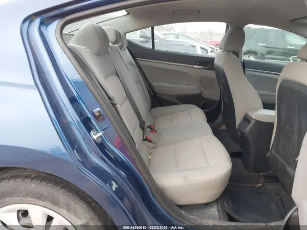 5NPD74LF4HH155203 2017 HYUNDAI ELANTRA - Image 8
