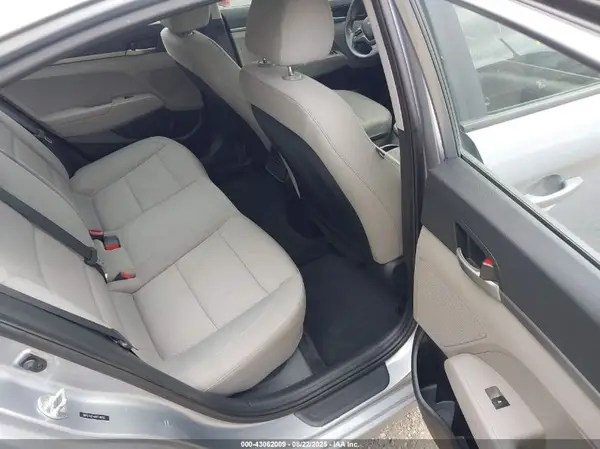 5NPD74LF4HH174656 2017 HYUNDAI ELANTRA - Image 8