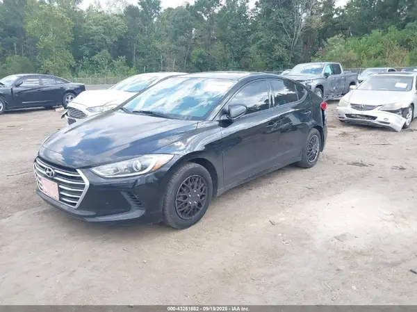5NPD74LF4HH177959 2017 HYUNDAI ELANTRA - Image 2