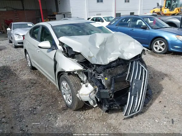 5NPD74LF4HH182059 2017 HYUNDAI ELANTRA - Image 1