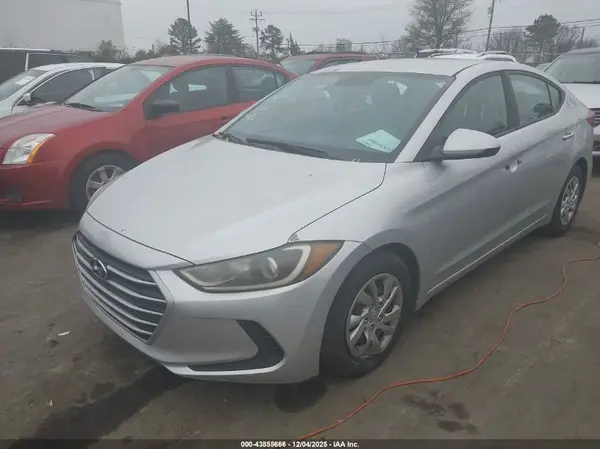 5NPD74LF4HH183602 2017 HYUNDAI ELANTRA - Image 2