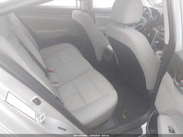 5NPD74LF4HH183602 2017 HYUNDAI ELANTRA - Image 8