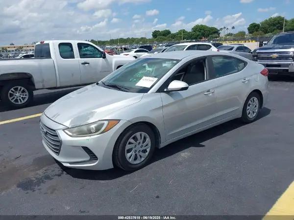5NPD74LF4HH183616 2017 HYUNDAI ELANTRA - Image 2