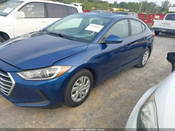 5NPD74LF4HH184054 2017 HYUNDAI ELANTRA - Image 2
