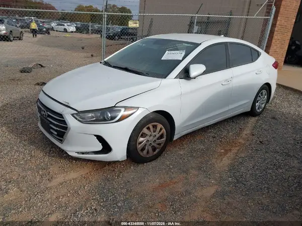 5NPD74LF4HH185074 2017 HYUNDAI ELANTRA - Image 2