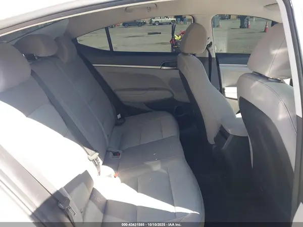5NPD74LF4HH187164 2017 HYUNDAI ELANTRA - Image 8