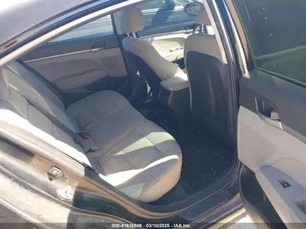 5NPD74LF4HH192252 2017 HYUNDAI ELANTRA - Image 8