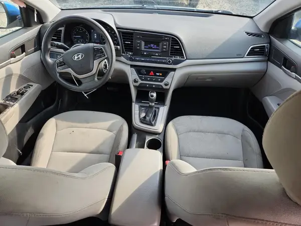 5NPD74LF4HH196236 2017 HYUNDAI ELANTRA - Image 8