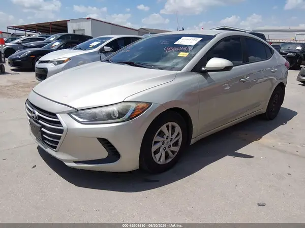 5NPD74LF4HH202682 2017 HYUNDAI ELANTRA - Image 2
