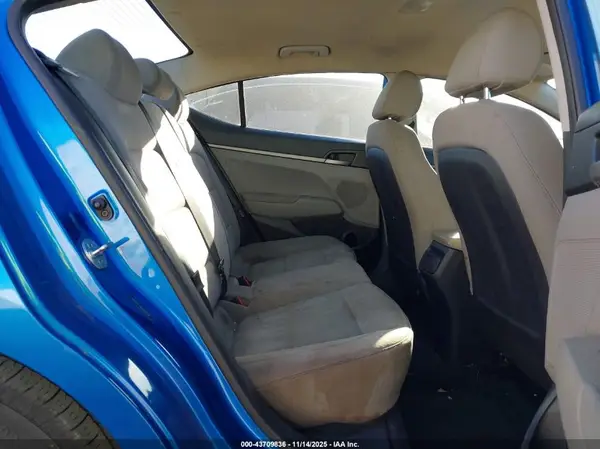 5NPD74LF4HH207638 2017 HYUNDAI ELANTRA - Image 8