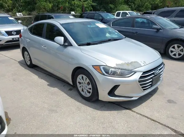 5NPD74LF4HH211687 2017 HYUNDAI ELANTRA - Image 1