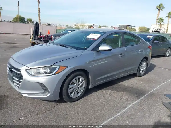 5NPD74LF4HH211981 2017 HYUNDAI ELANTRA - Image 2