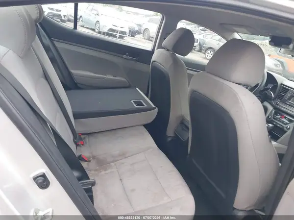 5NPD74LF4HH212080 2017 HYUNDAI ELANTRA - Image 8