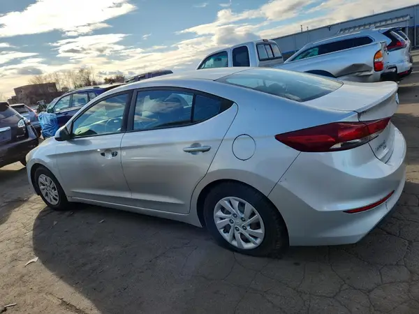 5NPD74LF4JH214336 2018 HYUNDAI ELANTRA - Image 2
