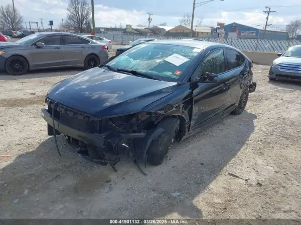 5NPD74LF4JH224834 2018 HYUNDAI ELANTRA - Image 2