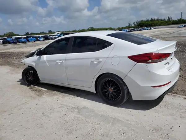 5NPD74LF4JH226714 2018 HYUNDAI ELANTRA - Image 2