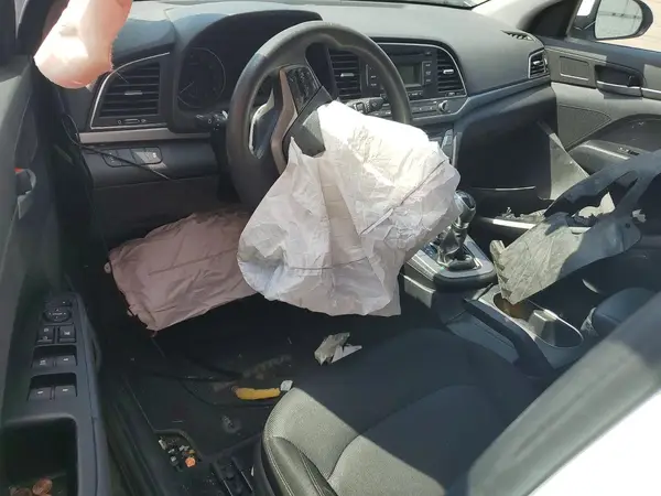5NPD74LF4JH227815 2018 HYUNDAI ELANTRA - Image 8