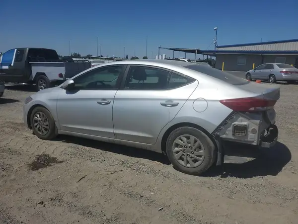 5NPD74LF4JH229810 2018 HYUNDAI ELANTRA - Image 2