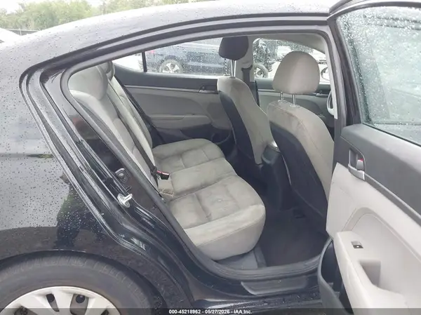 5NPD74LF4JH231377 2018 HYUNDAI ELANTRA - Image 8