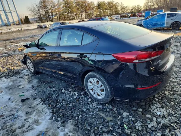 5NPD74LF4JH235882 2018 HYUNDAI ELANTRA - Image 2