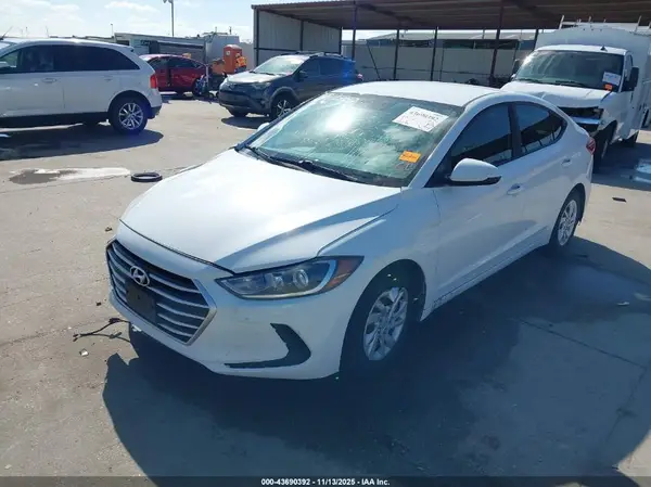 5NPD74LF4JH241505 2018 HYUNDAI ELANTRA - Image 2