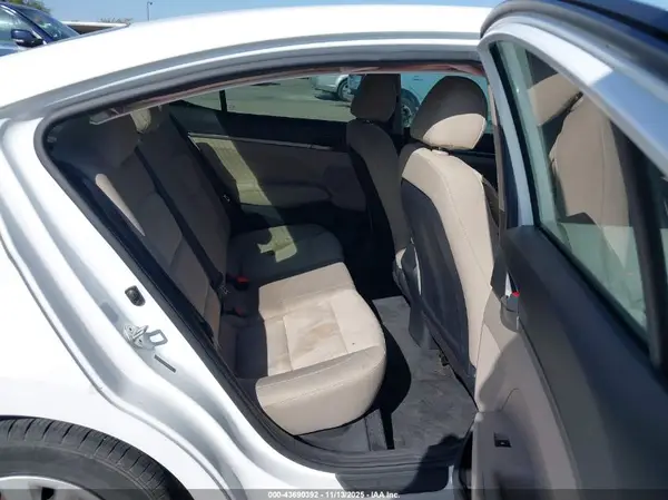 5NPD74LF4JH241505 2018 HYUNDAI ELANTRA - Image 8