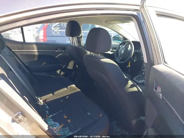 5NPD74LF4JH252519 2018 HYUNDAI ELANTRA - Image 8