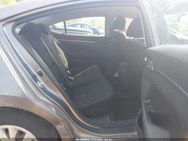 5NPD74LF4JH259387 2018 HYUNDAI ELANTRA - Image 8