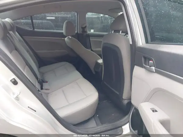 5NPD74LF4JH275041 2018 HYUNDAI ELANTRA - Image 8