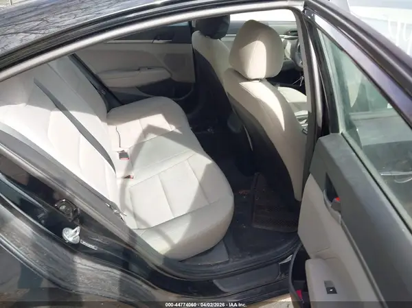 5NPD74LF4JH276352 2018 HYUNDAI ELANTRA - Image 8