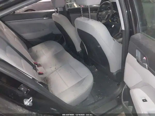 5NPD74LF4JH278005 2018 HYUNDAI ELANTRA - Image 8