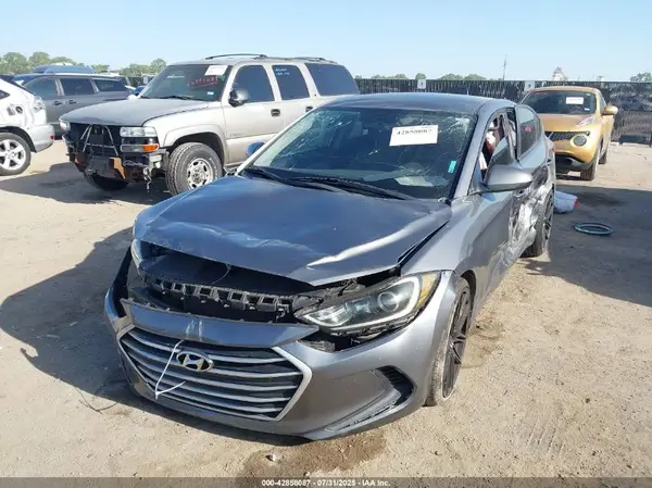 5NPD74LF4JH278876 2018 HYUNDAI ELANTRA - Image 2