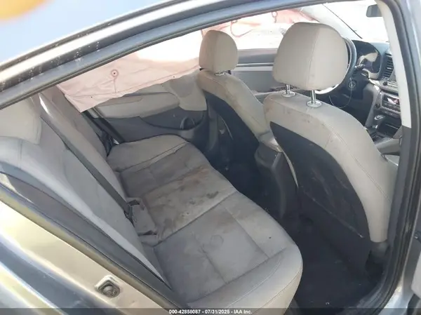 5NPD74LF4JH278876 2018 HYUNDAI ELANTRA - Image 8