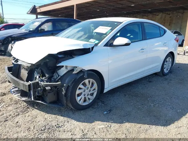 5NPD74LF4JH290784 2018 HYUNDAI ELANTRA - Image 2
