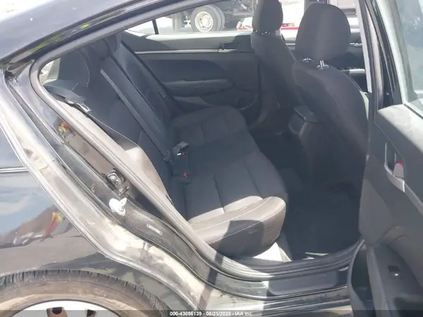 5NPD74LF4JH292583 2018 HYUNDAI ELANTRA - Image 8