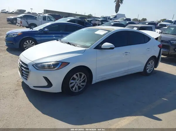 5NPD74LF4JH295208 2018 HYUNDAI ELANTRA - Image 2