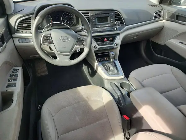 5NPD74LF4JH311858 2018 HYUNDAI ELANTRA - Image 8