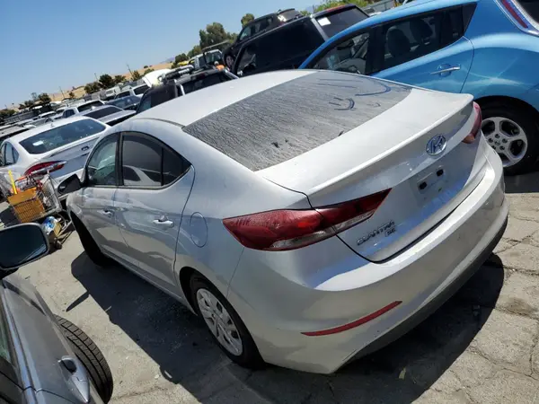 5NPD74LF4JH312928 2018 HYUNDAI ELANTRA - Image 2