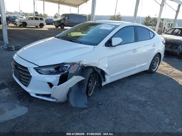 5NPD74LF4JH330636 2018 HYUNDAI ELANTRA - Image 2