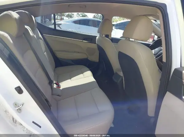 5NPD74LF4JH341703 2018 HYUNDAI ELANTRA - Image 8