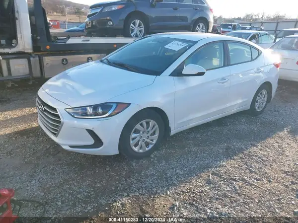 5NPD74LF4JH354418 2018 HYUNDAI ELANTRA - Image 2