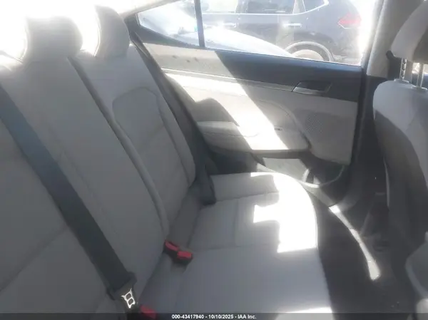 5NPD74LF4JH355472 2018 HYUNDAI ELANTRA - Image 8