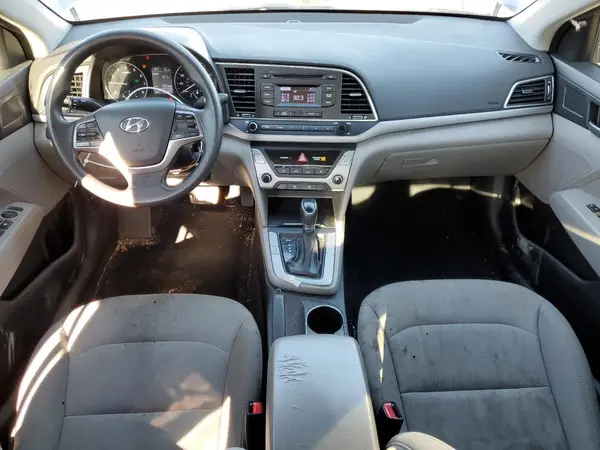 5NPD74LF4JH355679 2018 HYUNDAI ELANTRA - Image 8