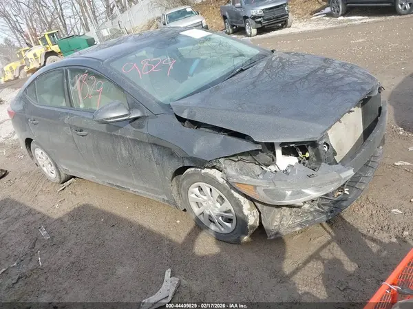 5NPD74LF4JH360557 2018 HYUNDAI ELANTRA - Image 1