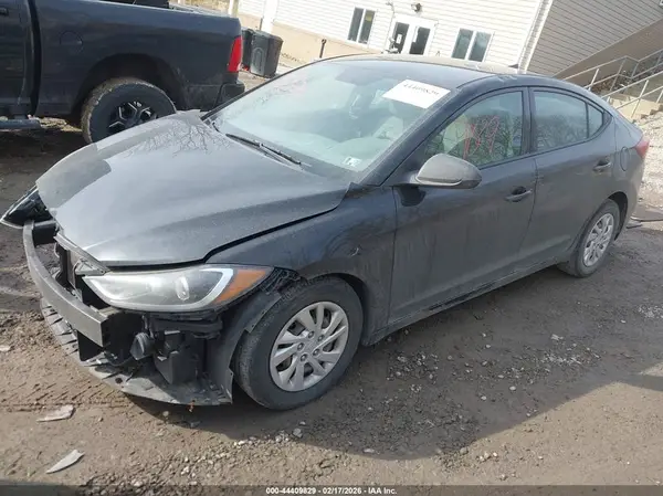 5NPD74LF4JH360557 2018 HYUNDAI ELANTRA - Image 2