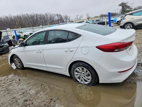 5NPD74LF4JH370442 2018 HYUNDAI ELANTRA - Image 2